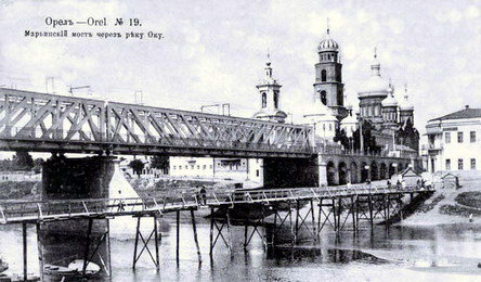 Mariinsky bridge across the Oka river. Spaso-Preobrazhenskaja and Pokrovskaja church