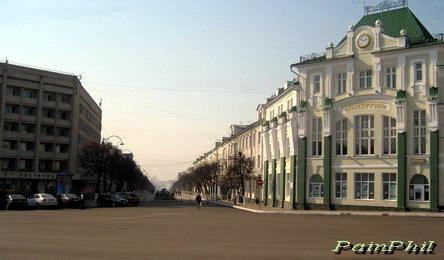 Улица Ленина с площади Ленина, слева гостинница ″Салют″, справа здание ОАО ″ЦентрТелеком″